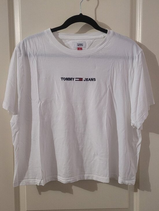 Tommy Hilfiger Tops - NWOT Tommy Hilfiger Classic Vintage Style T-Shirt